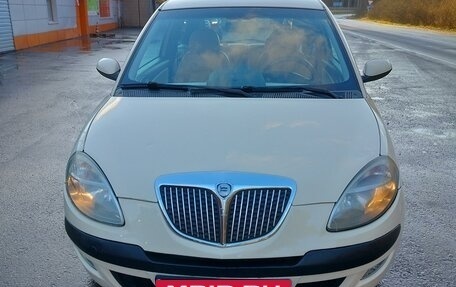 Lancia Ypsilon II (Type 843) рестайлинг, 2004 год, 400 000 рублей, 2 фотография