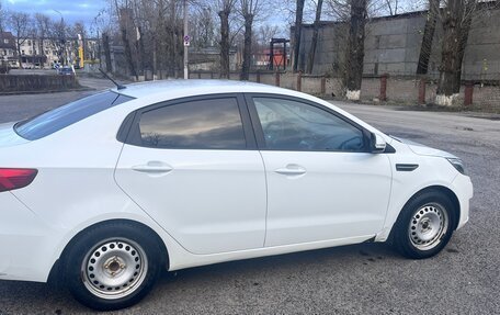 KIA Rio III рестайлинг, 2014 год, 900 000 рублей, 2 фотография