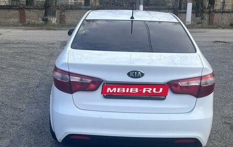 KIA Rio III рестайлинг, 2014 год, 900 000 рублей, 3 фотография