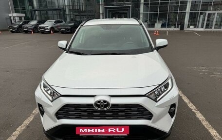 Toyota RAV4, 2019 год, 4 180 000 рублей, 8 фотография