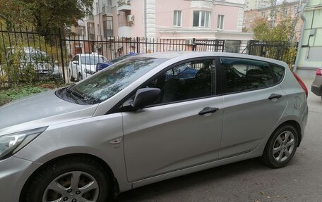 Hyundai Solaris II рестайлинг, 2012 год, 927 000 рублей, 4 фотография