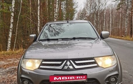 Mitsubishi L200 IV рестайлинг, 2014 год, 2 300 000 рублей, 6 фотография