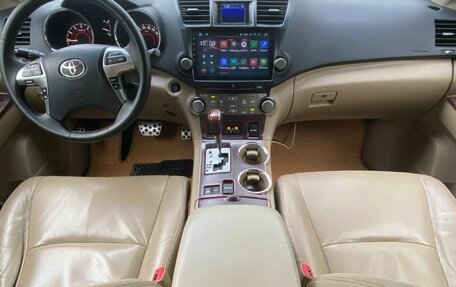 Toyota Highlander III, 2013 год, 2 450 000 рублей, 9 фотография