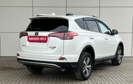 Toyota RAV4, 2017 год, 2 590 000 рублей, 6 фотография