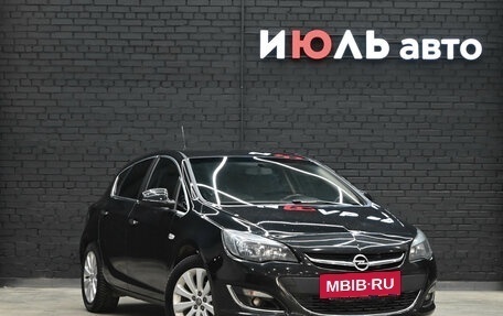 Opel Astra J, 2013 год, 820 000 рублей, 3 фотография