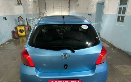 Toyota Vitz, 2005 год, 750 000 рублей, 2 фотография