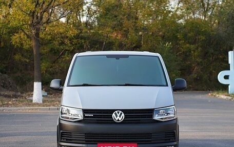 Volkswagen Caravelle T6 рестайлинг, 2019 год, 6 640 000 рублей, 3 фотография