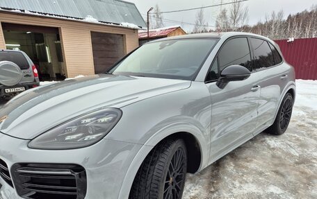 Porsche Cayenne III, 2022 год, 15 700 000 рублей, 2 фотография