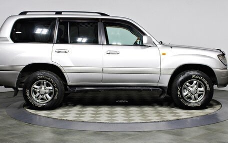 Toyota Land Cruiser 100 рестайлинг 2, 2006 год, 1 997 000 рублей, 4 фотография