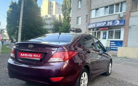 Hyundai Solaris II рестайлинг, 2013 год, 800 000 рублей, 2 фотография