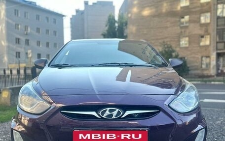 Hyundai Solaris II рестайлинг, 2013 год, 800 000 рублей, 11 фотография