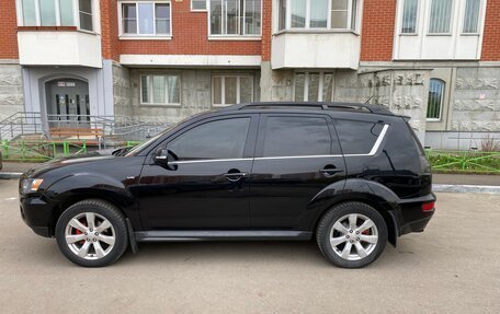 Mitsubishi Outlander III рестайлинг 3, 2011 год, 1 700 000 рублей, 2 фотография