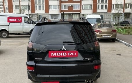 Mitsubishi Outlander III рестайлинг 3, 2011 год, 1 700 000 рублей, 4 фотография