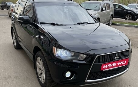 Mitsubishi Outlander III рестайлинг 3, 2011 год, 1 700 000 рублей, 7 фотография