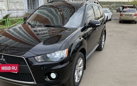 Mitsubishi Outlander III рестайлинг 3, 2011 год, 1 700 000 рублей, 8 фотография