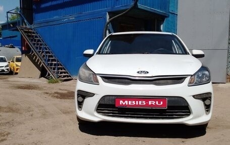 KIA Rio IV, 2018 год, 975 000 рублей, 1 фотография