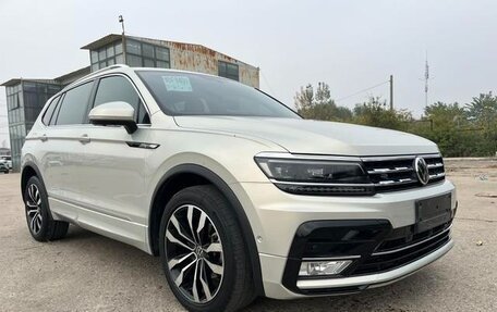 Volkswagen Tiguan II, 2021 год, 3 190 000 рублей, 2 фотография