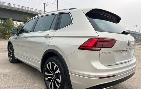 Volkswagen Tiguan II, 2021 год, 3 190 000 рублей, 3 фотография