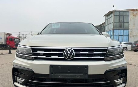 Volkswagen Tiguan II, 2021 год, 3 190 000 рублей, 4 фотография