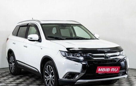 Mitsubishi Outlander III рестайлинг 3, 2016 год, 2 489 000 рублей, 3 фотография