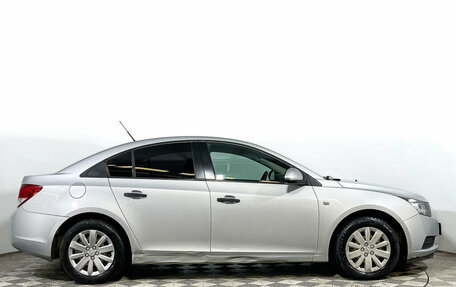 Chevrolet Cruze II, 2010 год, 650 000 рублей, 4 фотография