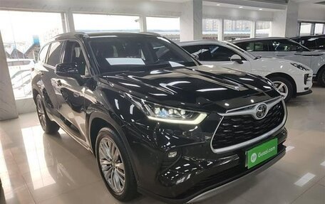 Toyota Highlander, 2022 год, 5 322 000 рублей, 2 фотография