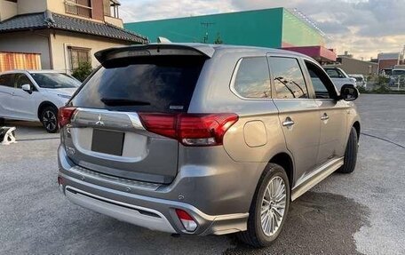 Mitsubishi Outlander III рестайлинг 3, 2021 год, 2 234 000 рублей, 4 фотография