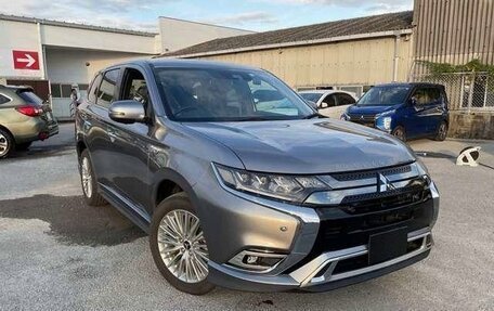 Mitsubishi Outlander III рестайлинг 3, 2021 год, 2 234 000 рублей, 3 фотография