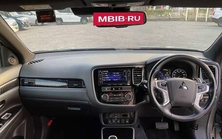 Mitsubishi Outlander III рестайлинг 3, 2021 год, 2 234 000 рублей, 8 фотография