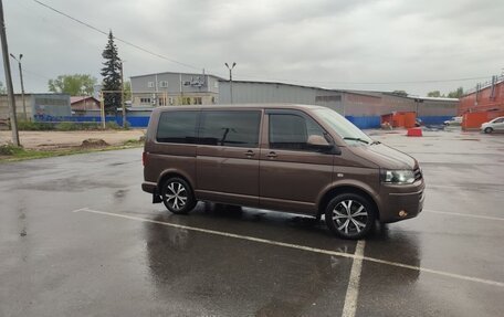 Volkswagen Multivan T5, 2010 год, 2 890 000 рублей, 2 фотография