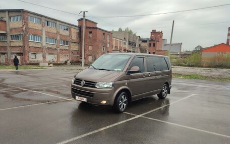 Volkswagen Multivan T5, 2010 год, 2 890 000 рублей, 4 фотография