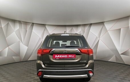 Mitsubishi Outlander III рестайлинг 3, 2017 год, 1 865 000 рублей, 8 фотография