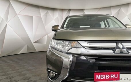 Mitsubishi Outlander III рестайлинг 3, 2017 год, 1 865 000 рублей, 17 фотография