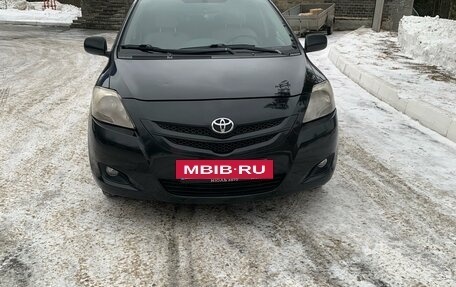 Toyota Yaris III рестайлинг, 2007 год, 645 000 рублей, 2 фотография