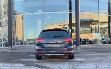 Volkswagen Passat B8 рестайлинг, 2018 год, 3 215 000 рублей, 4 фотография