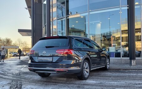 Volkswagen Passat B8 рестайлинг, 2018 год, 3 215 000 рублей, 2 фотография