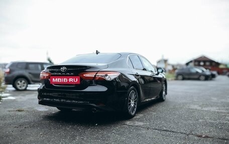 Toyota Camry, 2021 год, 3 750 000 рублей, 2 фотография