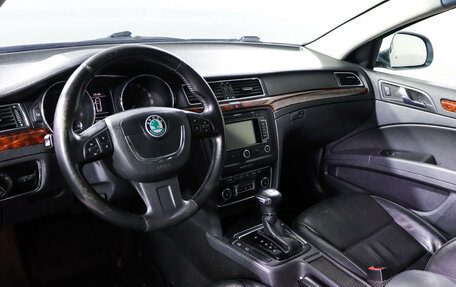 Skoda Superb III рестайлинг, 2012 год, 909 500 рублей, 14 фотография