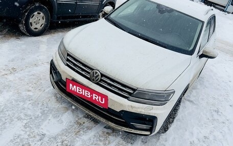 Volkswagen Tiguan II, 2019 год, 3 538 000 рублей, 20 фотография