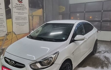 Hyundai Solaris II рестайлинг, 2011 год, 850 000 рублей, 1 фотография