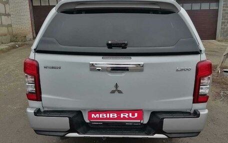 Mitsubishi L200 IV рестайлинг, 2018 год, 2 850 000 рублей, 4 фотография