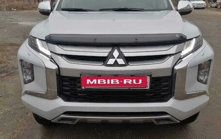 Mitsubishi L200 IV рестайлинг, 2018 год, 2 850 000 рублей, 3 фотография