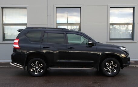 Toyota Land Cruiser Prado 150 рестайлинг 2, 2013 год, 3 107 000 рублей, 4 фотография