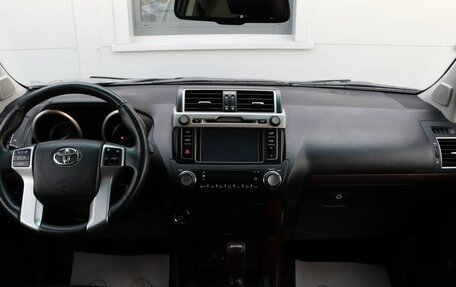 Toyota Land Cruiser Prado 150 рестайлинг 2, 2013 год, 3 107 000 рублей, 13 фотография