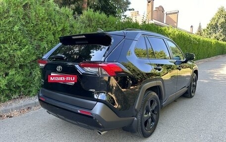 Toyota RAV4, 2021 год, 3 850 000 рублей, 4 фотография