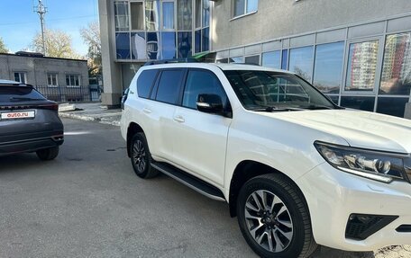 Toyota Land Cruiser Prado 150 рестайлинг 2, 2021 год, 7 500 000 рублей, 2 фотография