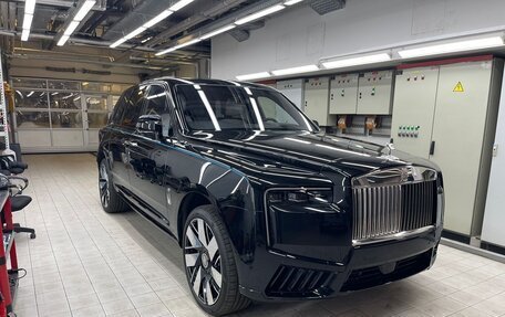 Rolls-Royce Cullinan, 2024 год, 99 000 000 рублей, 2 фотография