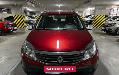 Renault Sandero I, 2013 год, 895 000 рублей, 2 фотография