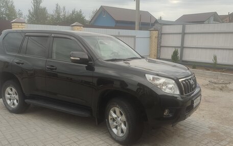 Toyota Land Cruiser Prado 150 рестайлинг 2, 2011 год, 3 200 000 рублей, 8 фотография