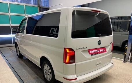 Volkswagen Caravelle T6 рестайлинг, 2021 год, 5 750 000 рублей, 5 фотография